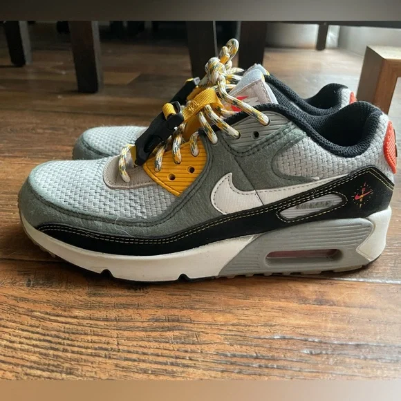 Nike Air Max 90 Buckle Spiral Sage (DC2529-300) Size 5Y